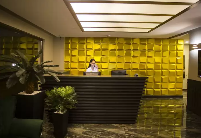 Maxuite Hotel In Home  — 9