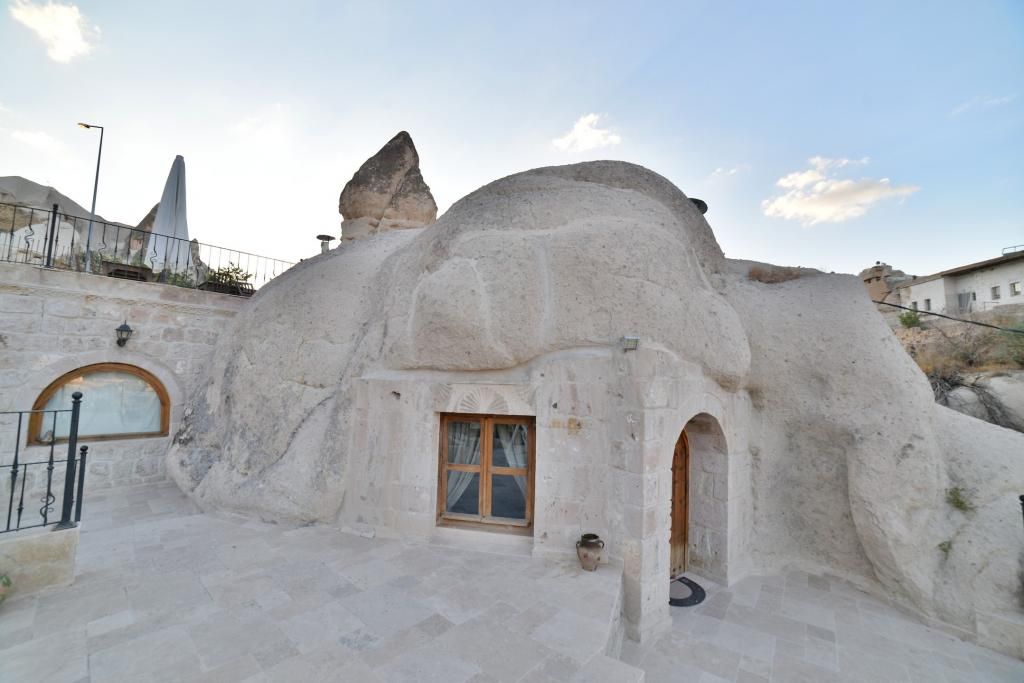 Grand Cave Suites — 7