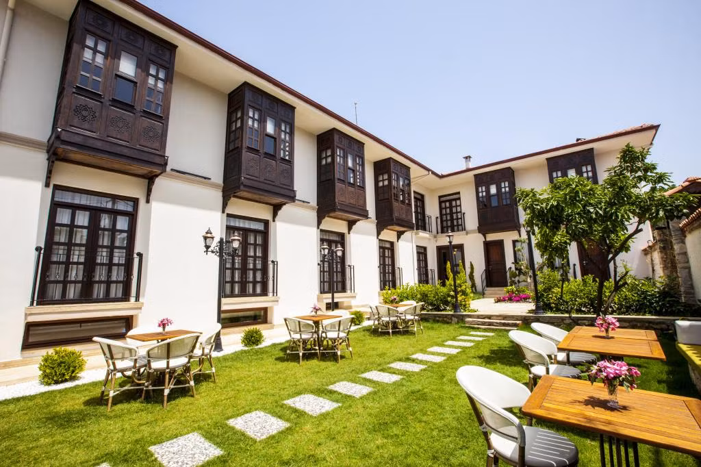 Livia Garden Hotel — 4