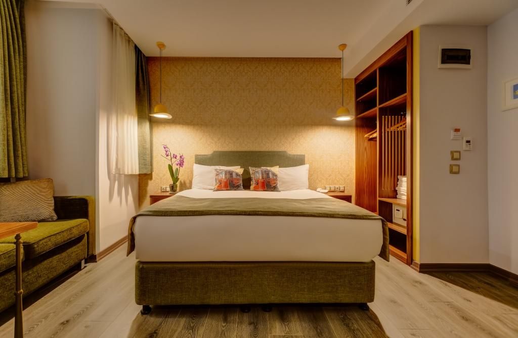 Sometimes Hotel — 5