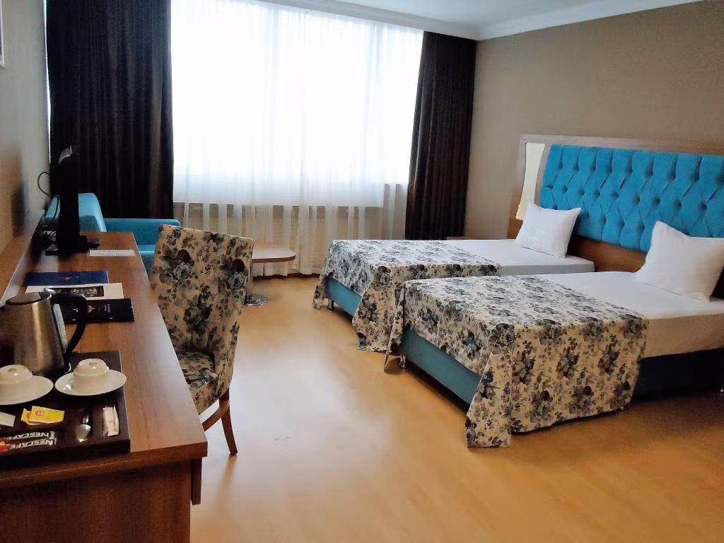 Golden Lounge Hotel — 6