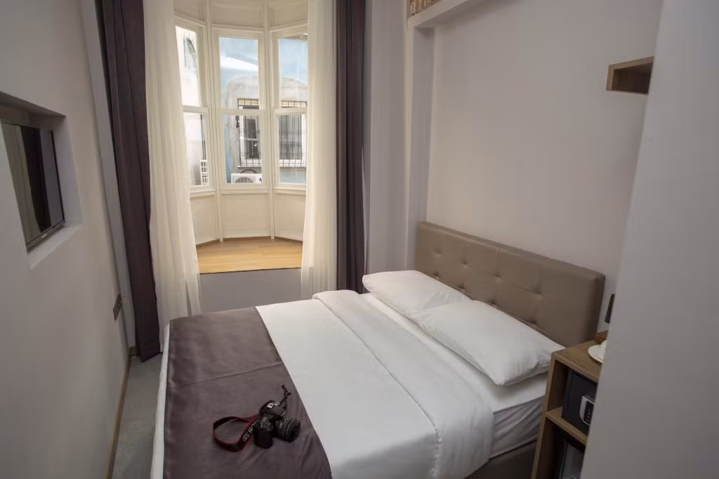 Jurnal Hotel — 9