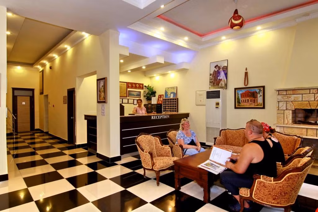 Kleopatra Bavyera Hotel — 9