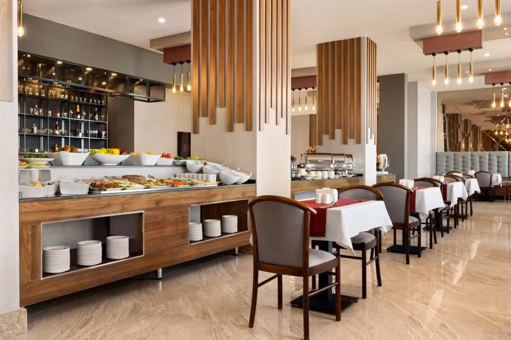 Ramada By Wyndham Van — 4
