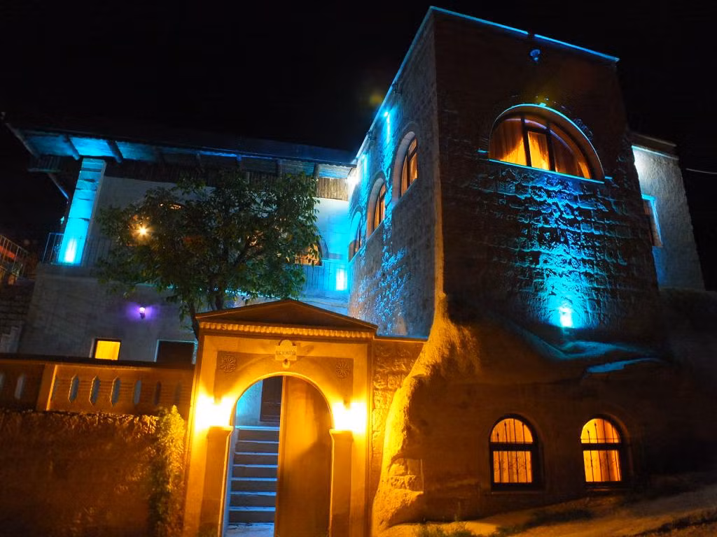 Dilek Tepesi Cave Hotel — 3