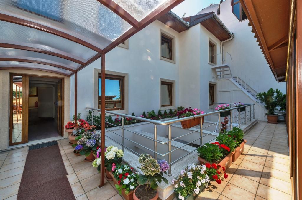 Zeynep Sultan Hotel — 8