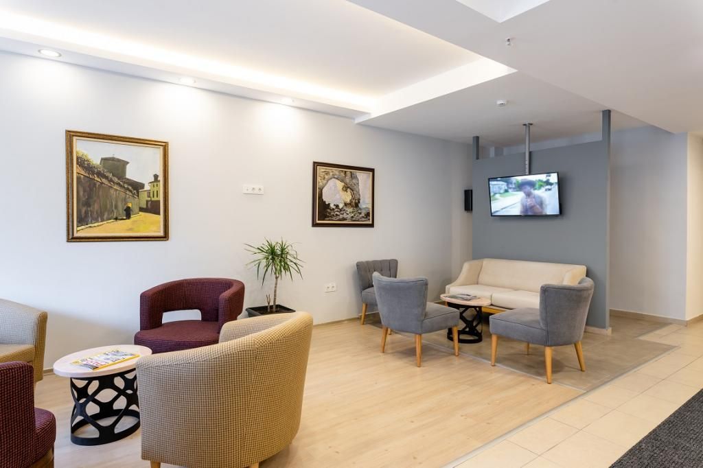 A Hotels & Suite — 4