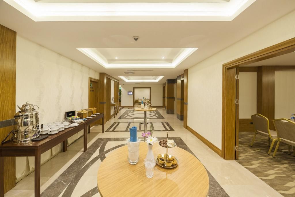 Lamec Hotel Business — 8