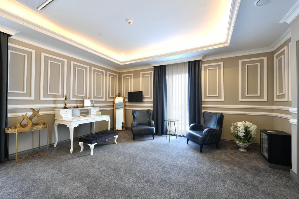 Dlux Hotel — 8