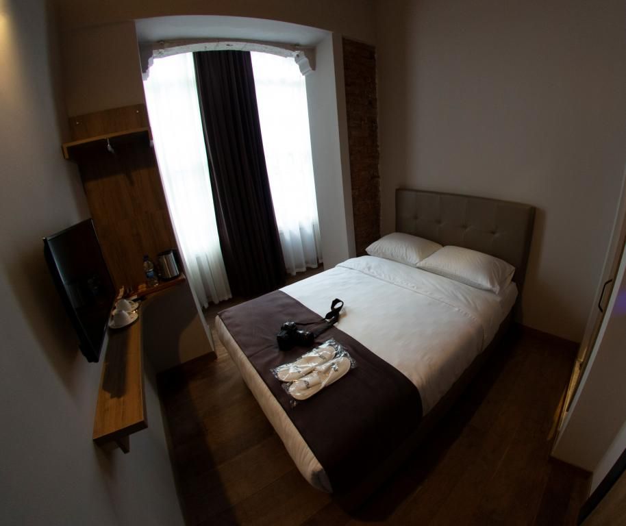 Jurnal Hotel — 7