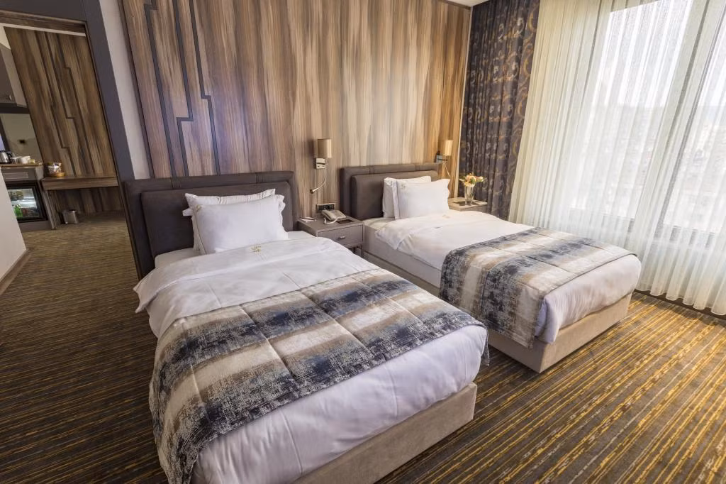 Shimall Deluxe Hotel — 2