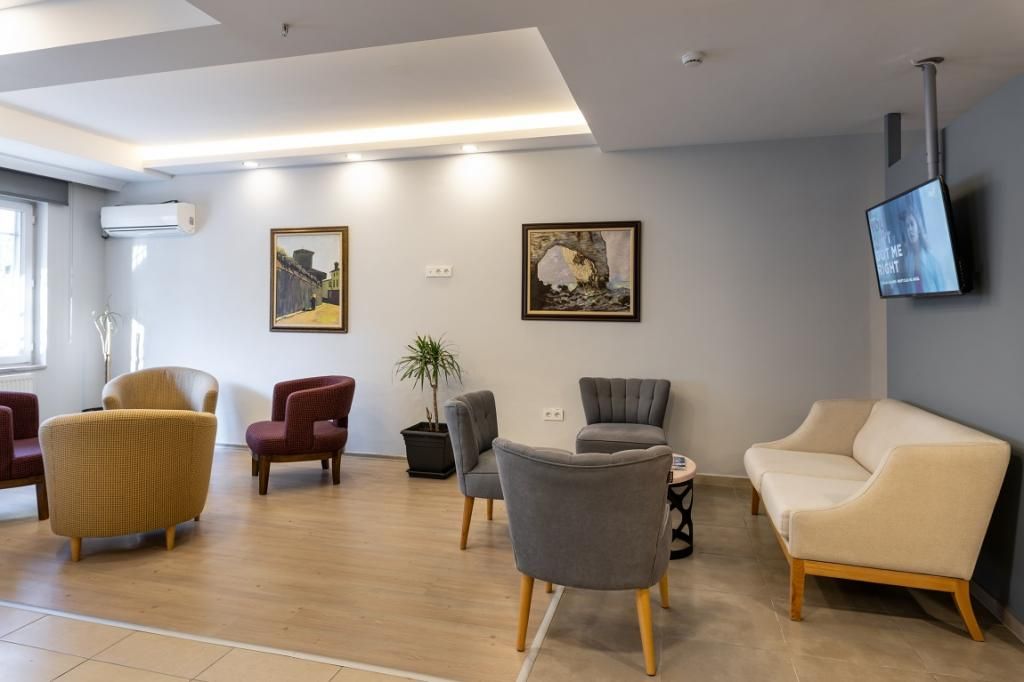 A Hotels & Suite — 3