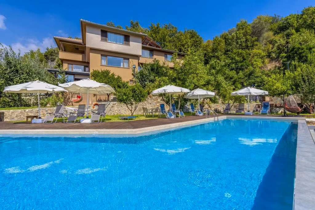 Avena Mountain Hotel +16 — 9