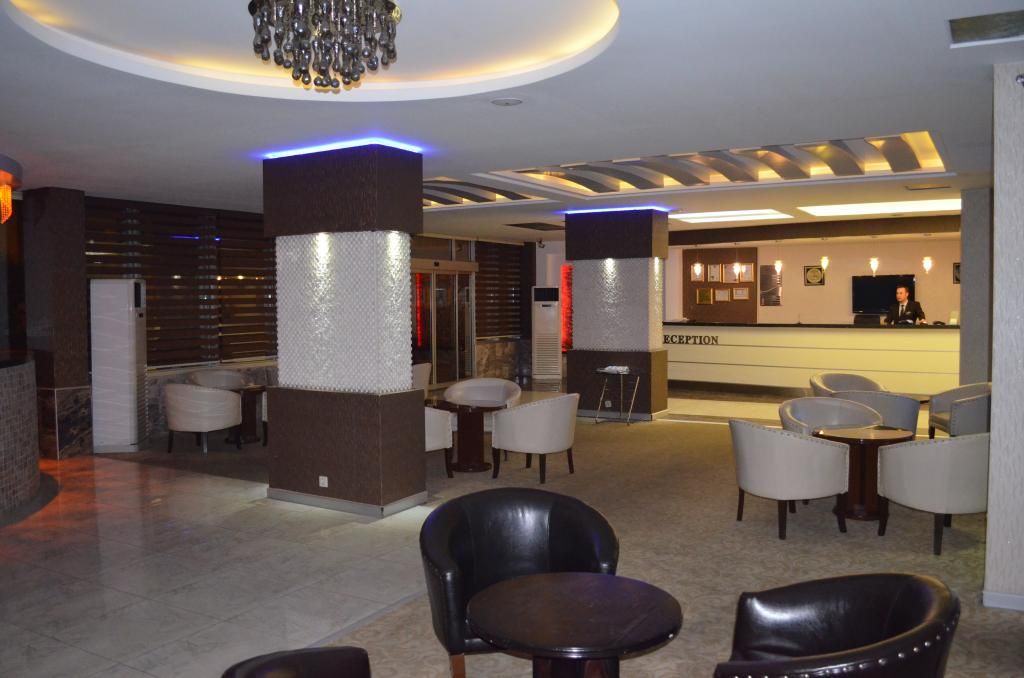 Le Grand Hotel — 5