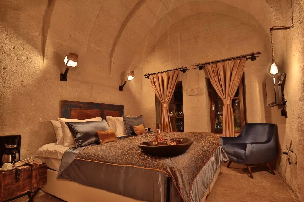 The Owl Cave Hotel — 4