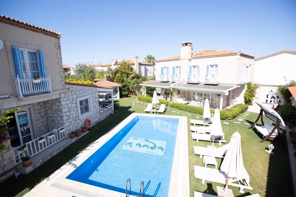Panda Alaçatı Otel — 2