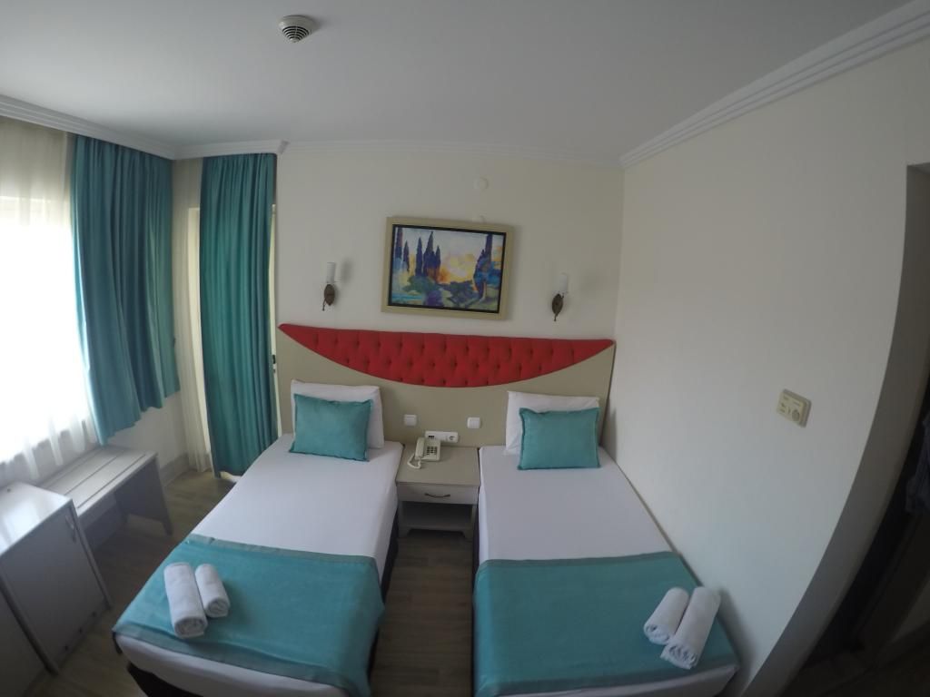 Almena Hotel — 9