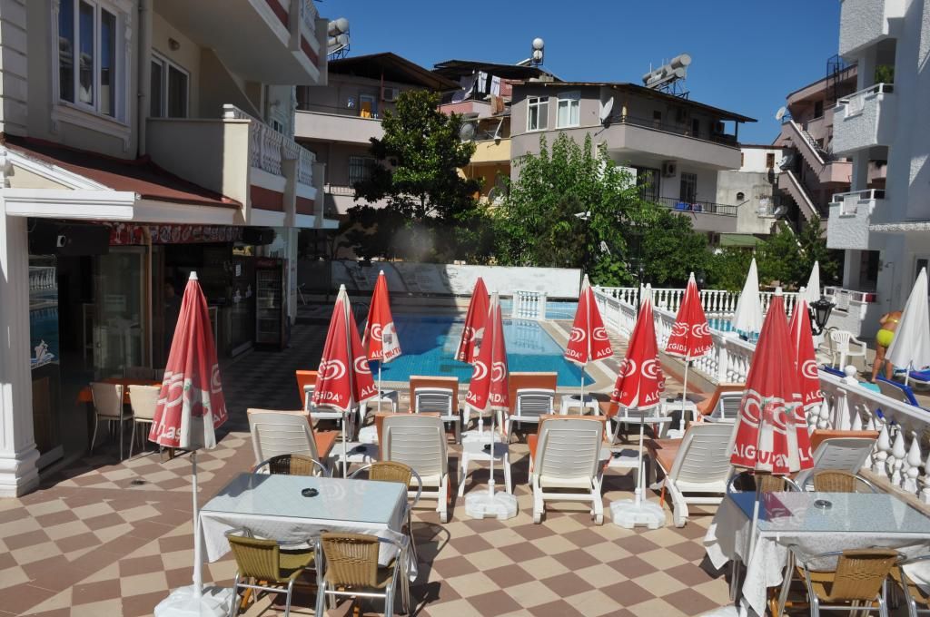 Basils Apart Hotel — 4