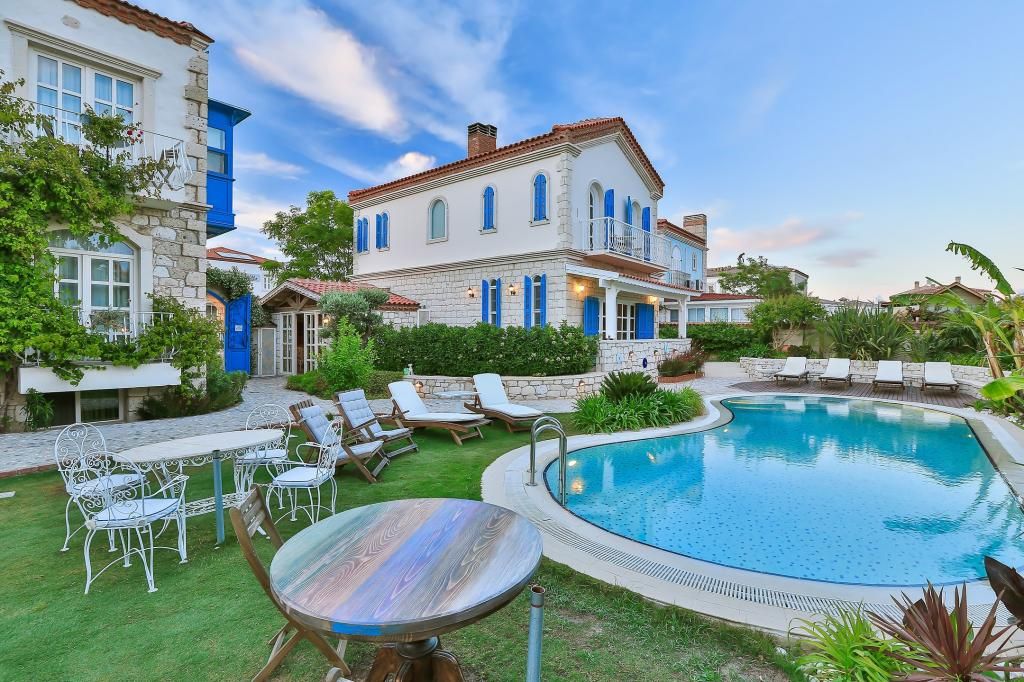 Cumbalı Konak Alaçatı (+12) — 8