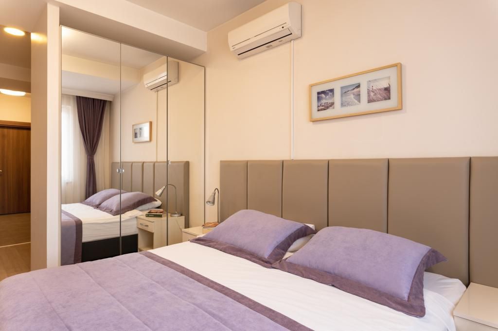 A Hotels & Suite — 8