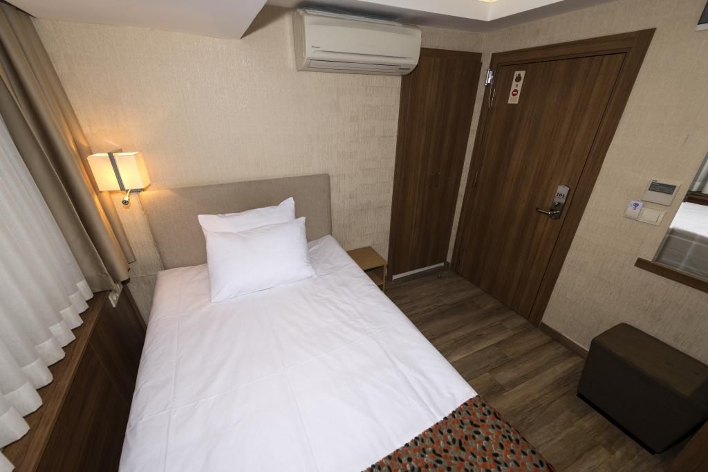 B Guest  House — 9