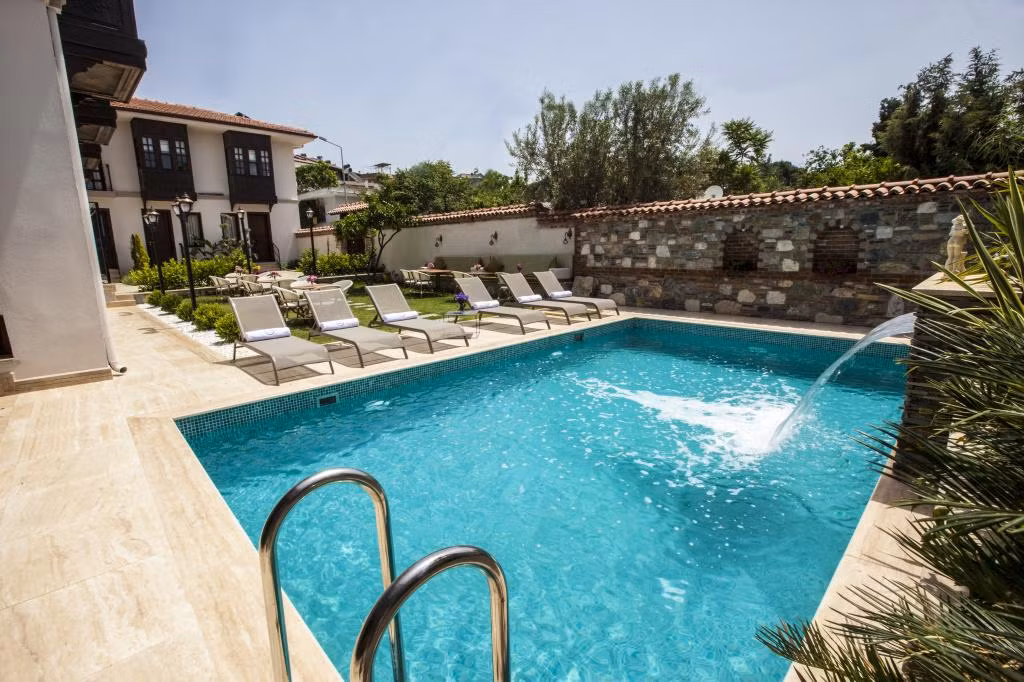 Livia Garden Hotel — 3