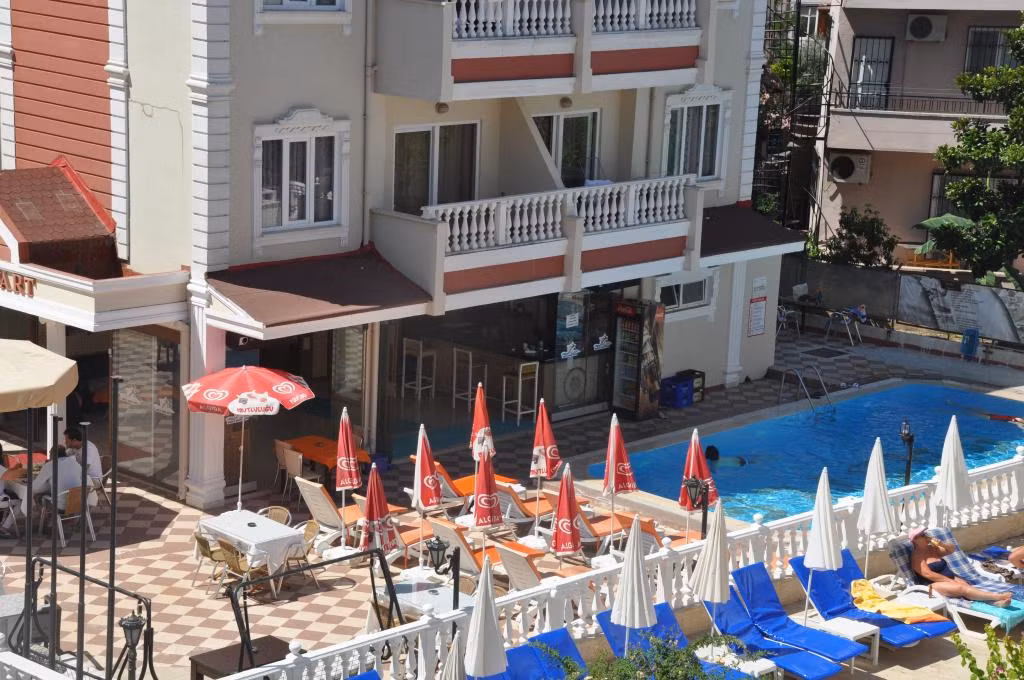 Basils Apart Hotel — 7