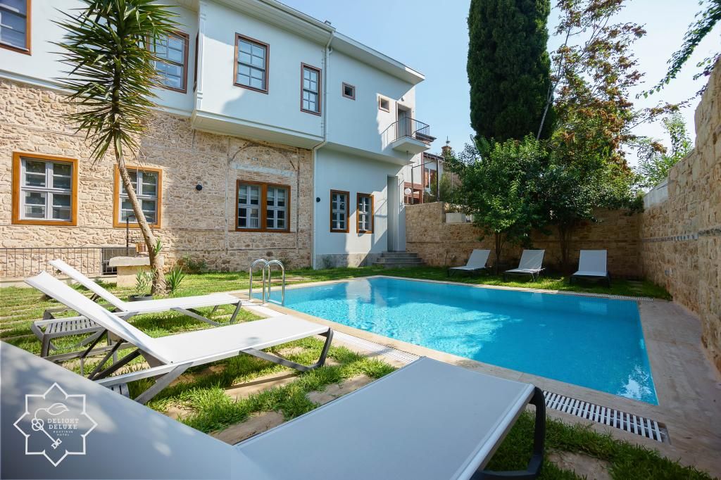 Delight Deluxe Hotel