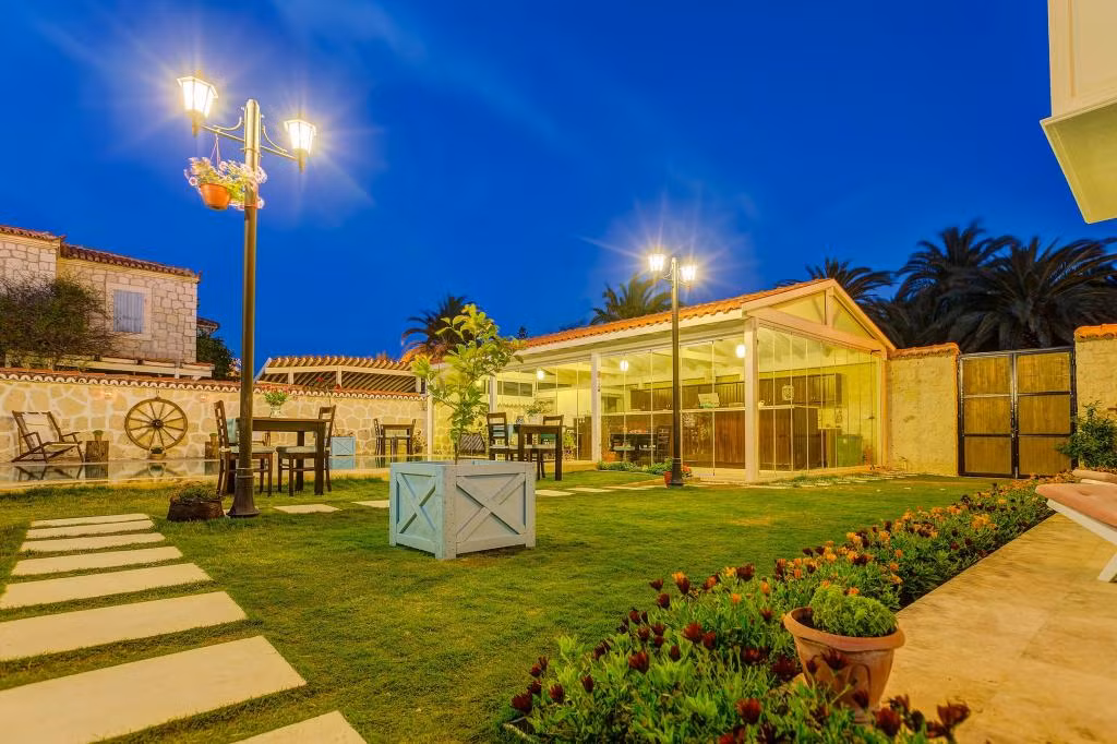 Bella Pietra Butik Hotel — 3