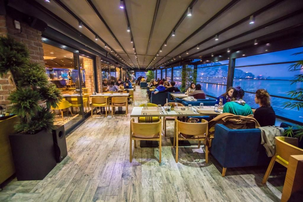 Sinema Hotel — 9