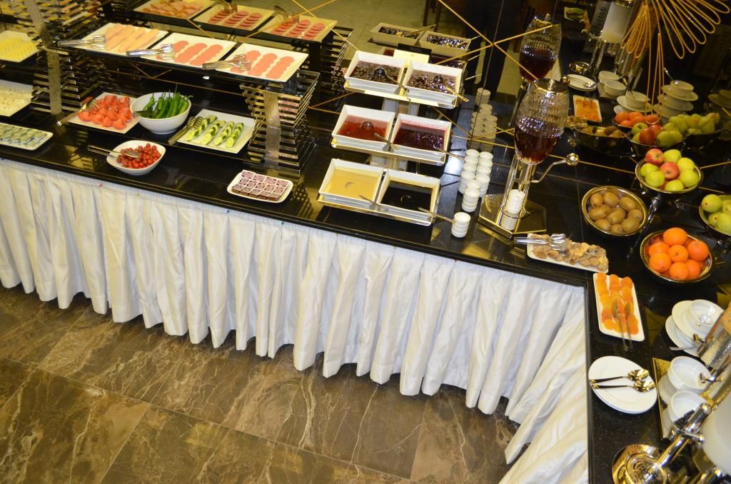 Le Grand Hotel — 8