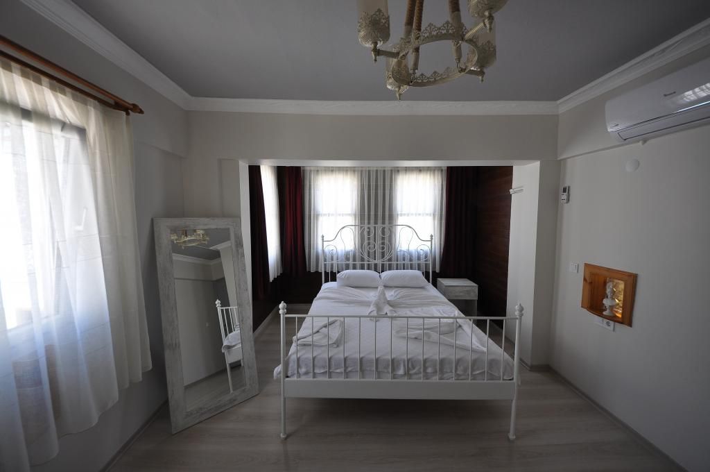 QueenBee Hotel Selçuk — 4