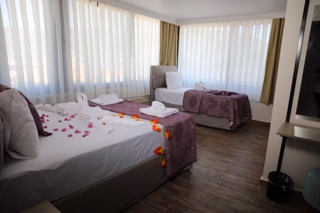 Akbük Taş Otel — 8