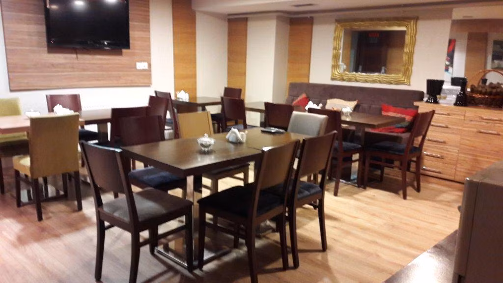 Derpa Suite Hotel — 9