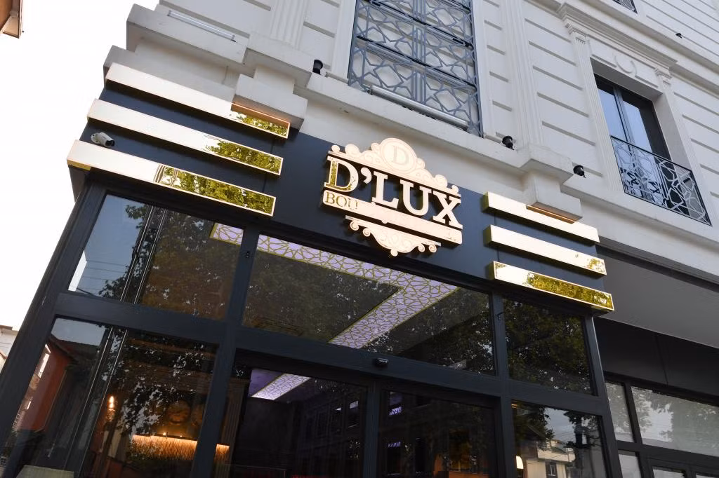 Dlux Hotel — 2