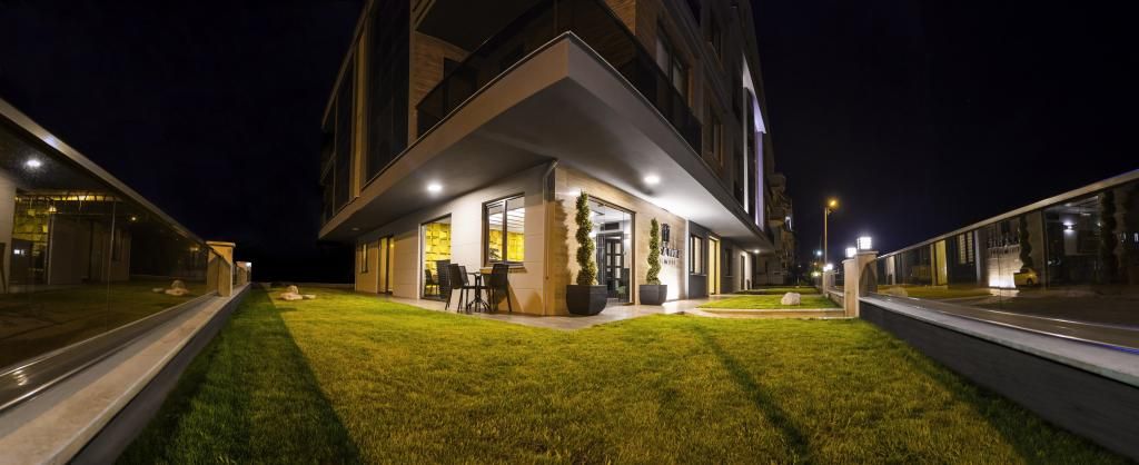 Maxuite Hotel In Home  — 3