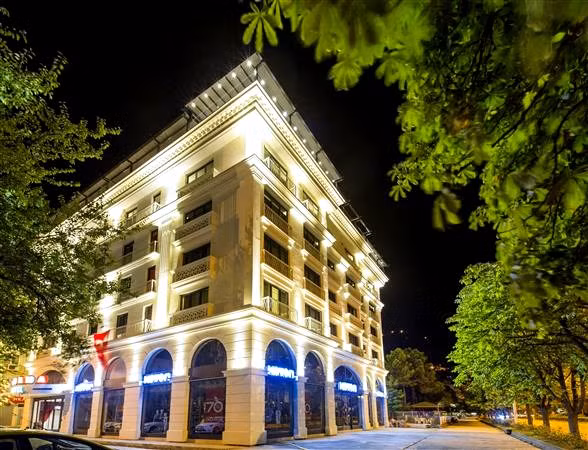 Sinema Hotel — 4
