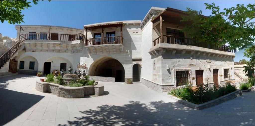 Holiday Cave Hotel — 7