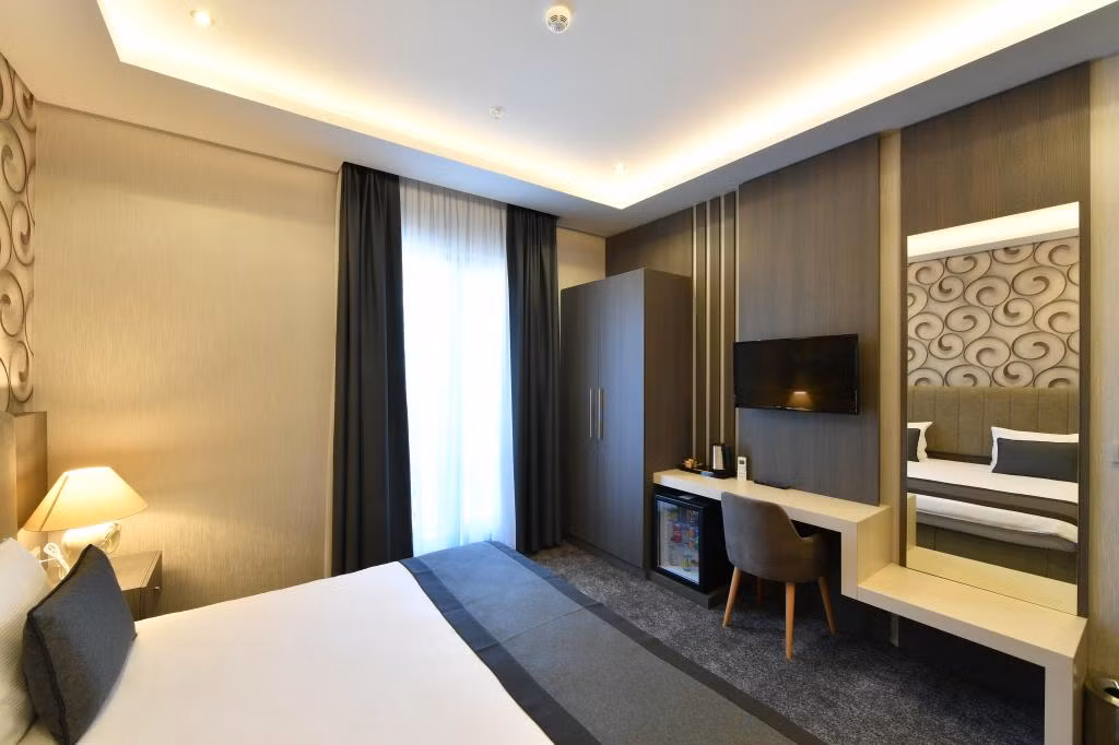 Dlux Hotel — 9