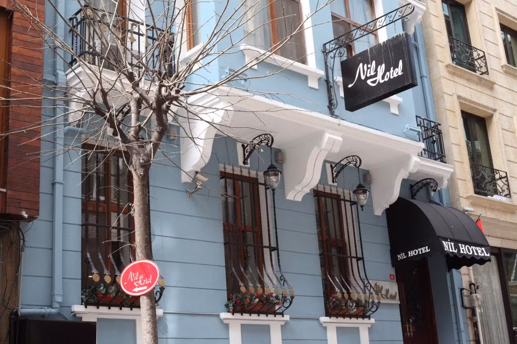 Nil Hotel — 2
