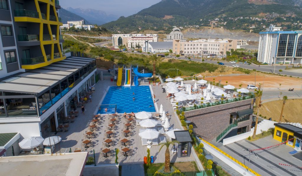 Campus Hill Hotel — 3