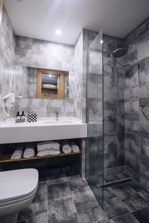 Ingate Hotel — 6