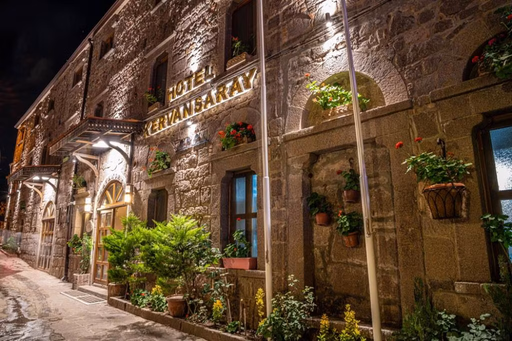 Assos Kervansaray — 3