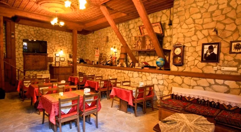 Çakıroğlu Konak — 8