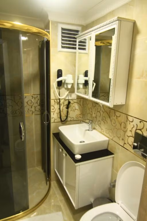 Grand Liza Hotel — 8