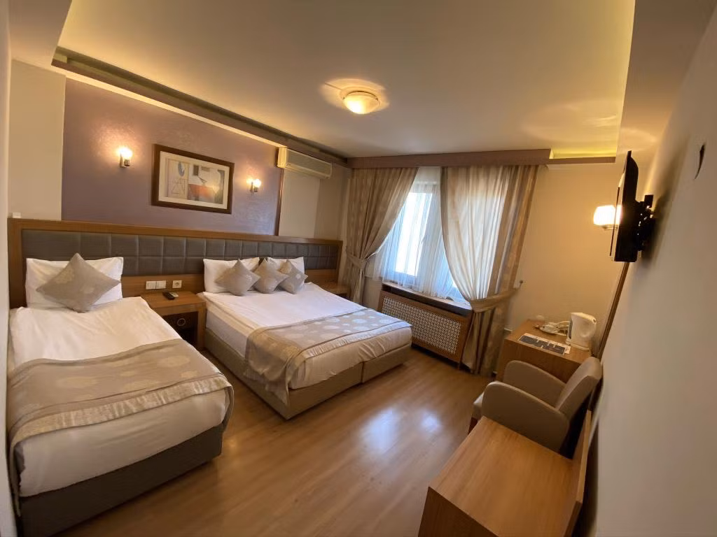 Anzac Hotel — 2
