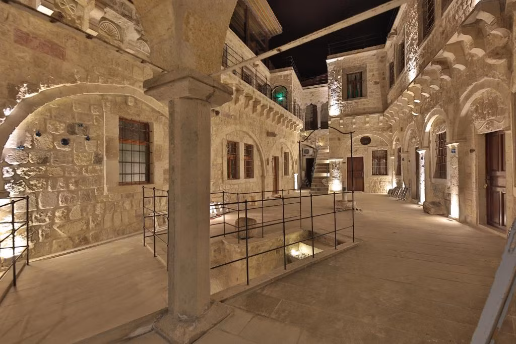 Taru Cave Suites — 9