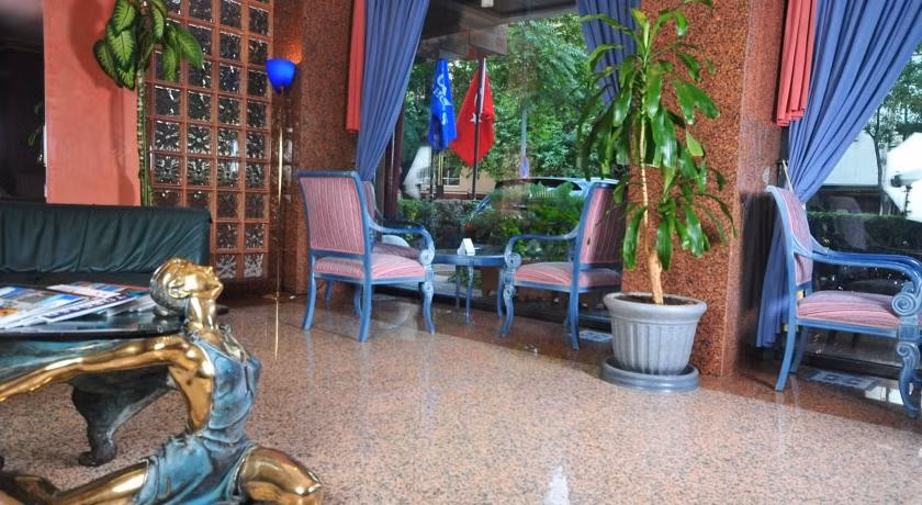 Class Hotel — 6