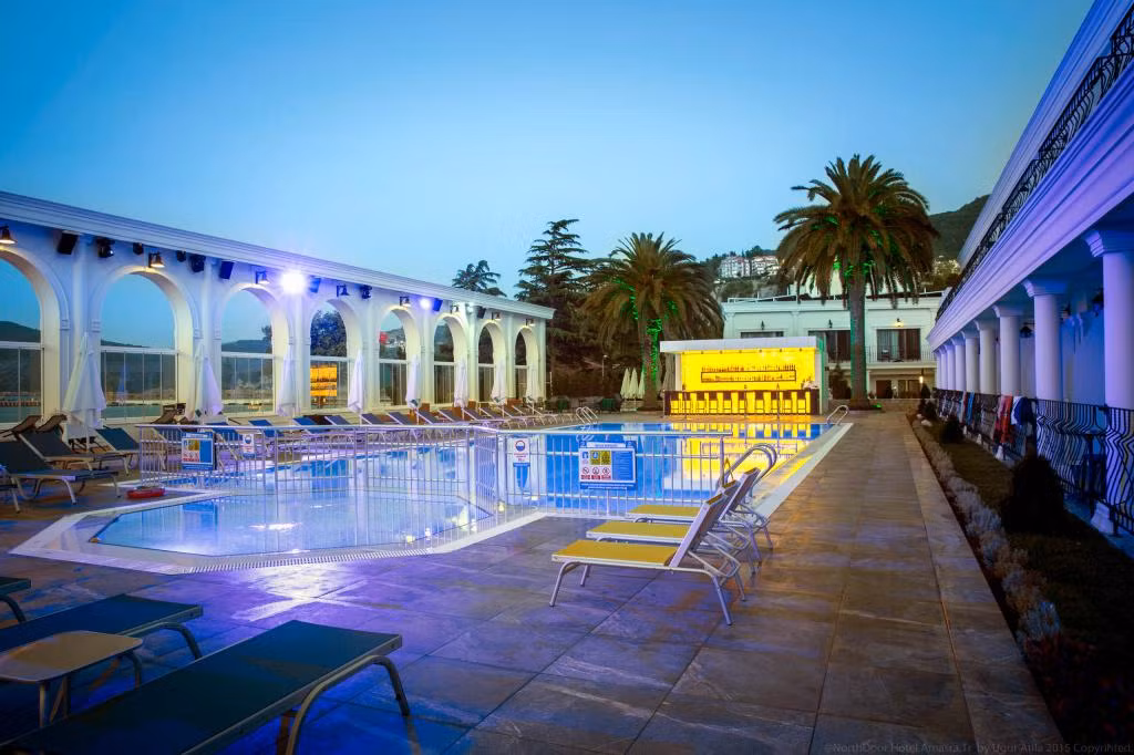 Northdoor Hotel — 2