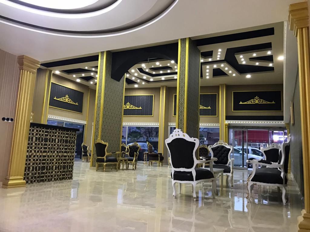 Metros Hotel  — 4